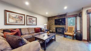 Snowcreek II 269 Pet-Friendly, Remodeled, On the Snowcreek Meadow
