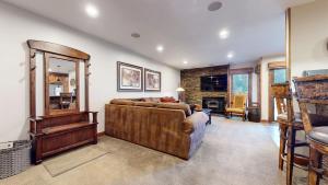Snowcreek II 269 Pet-Friendly, Remodeled, On the Snowcreek Meadow