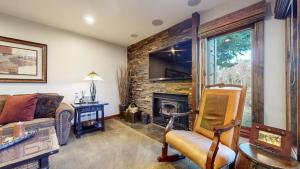 Snowcreek II 269 Pet-Friendly, Remodeled, On the Snowcreek Meadow