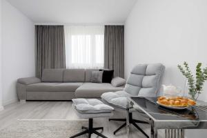 Elegant Apartment Żoliborz next to Metro and Westfield Arkadia by Noclegi Renters