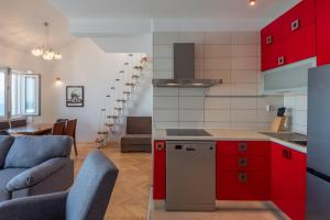 APARTMENTS BRUNO 1&2 - two-room penthouse apartments - wonderful panoramic view of the sea - the best location, first row to the beach - 10 minutes from Supetar ferry port - free secured parking - facilities nearby