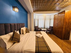 Royal Link Way near by Pizza Hut Maal Road 1km