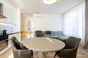 Petrovdom 16141 Stylish Central Apartment in Jack House, Heart of Kyiv