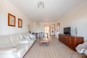 Coastal Golf by Seareen