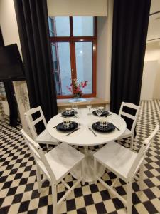 Chessboard apartment in old town Riga, Coffee included