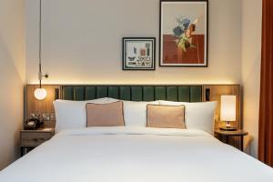 The Memoir Club, formerly Ambassadors Bloomsbury