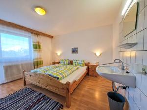 Apartment Alpenblick by Interhome