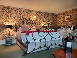 The Hall Estate - Historic Grade I-listed Jacobean Mansion