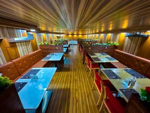 Dwarka Palace Luxury Rooms, Madurai - Trichy Bye Pass, Madurai