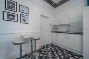 Casbah Coffee Club Suites