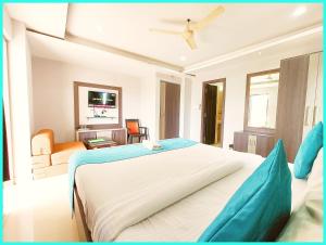 HOTEL SHIVANGI PREMIUM Near Sea Beach and Jagannath Temple road - Restaurant- Lift and Parking Facilities - Fully Air Conditioning Hotel - A Top Rated Luxuary Hotel