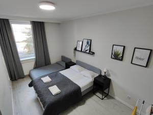 Home Office - 2-Bedroom Apartment Corpo-Stay in Kraków by Noclegi Renters