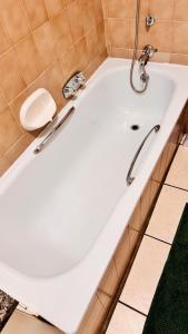 Room, in a shared Haven in the Heart of Sandton