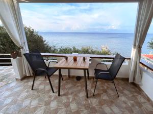 Chelona - Coastal Apartment