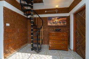 Courtyard Banyan, Nandi Hills