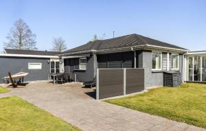 Three-Bedroom Holiday Home In Otterup