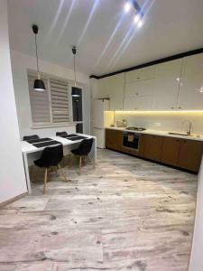 Замарстинівська 79