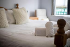 Land Ahoy- Harbour & High Street Apartment