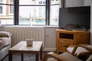 Nelsons Quarters- Harbour & High Street