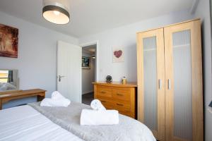 Nelsons Quarters- Harbour & High Street