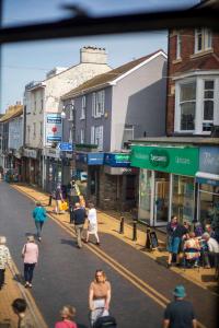 Nelsons Quarters- Harbour & High Street