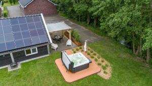 Luxurious nature stay in Friesland with jacuzzi