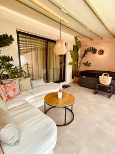 THE LAGOON - Coastal Living - Beachfront Luxury Stay - Adults only