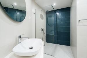 Vuelo Sobre by In Property