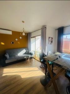 Elegante piso de sueños con piscina