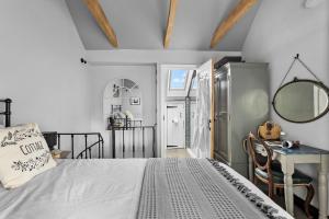 Apothecary Cottage - Pet Friendly Wedmore Couples Cottage - Free WiFi - Free Parking