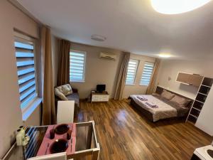 Cozy One-Bedroom Apartment near Burgas Sea Garden