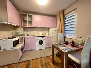 Cozy One-Bedroom Apartment near Burgas Sea Garden