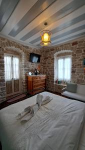 1836 Traditional House