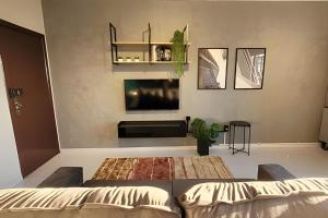 AP103 - Apartamento com AC no centro