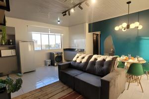 AP103 - Apartamento com AC no centro