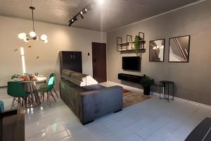 AP103 - Apartamento com AC no centro