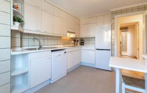 Nice Apartment In Santa Pola With Wifi