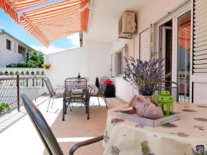 Apartment Milena near the beach