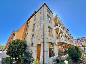 Sea Breeze Studio with Balcony 250 metres for the Beach