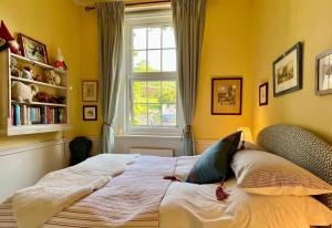 The West Wing - Bride Valley - Jurassic Coast