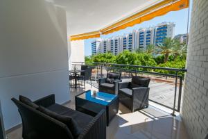 GEMELOS 24 Poniente Beach