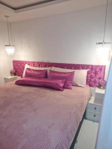 Quarto de casal ensolarado