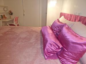 Quarto de casal ensolarado