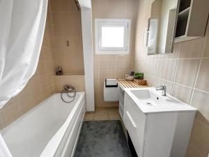 Maisons de vacances Grande maison familiale a deux pas de la mer : photos des chambres