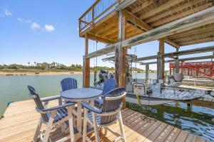 Waterfront Studio, Fishing Pier, Boat Slips, Pet Friendly