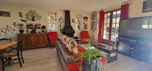 Villas Tres belle Maison languedocienne a 15 mn de la mer avec trois belles chambres, 2 coins repas exterieurs avec barbecue et bain de soleil : photos des chambres