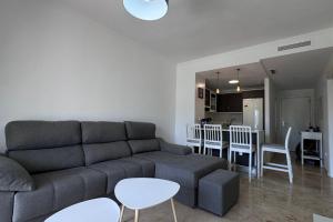 Bright and quiet apartment with a pool