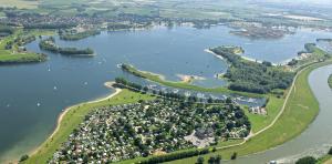 In Seenähe - Modernes Chalet im Ferienpark De Veerstal - familienfreundlich!