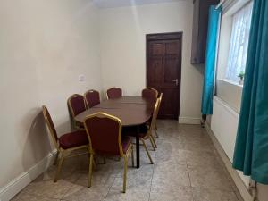 Spacious 6 bedroom house