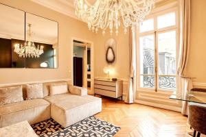 Spacious flat - Champs Elysées